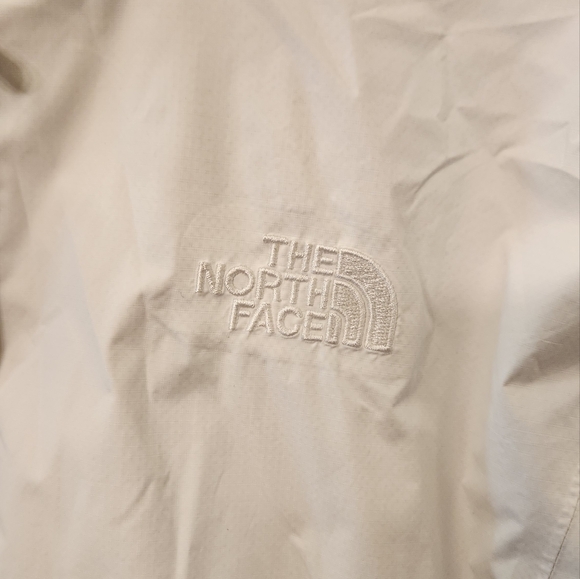 The North Face Women's White Jacket - Picture 5 of 7